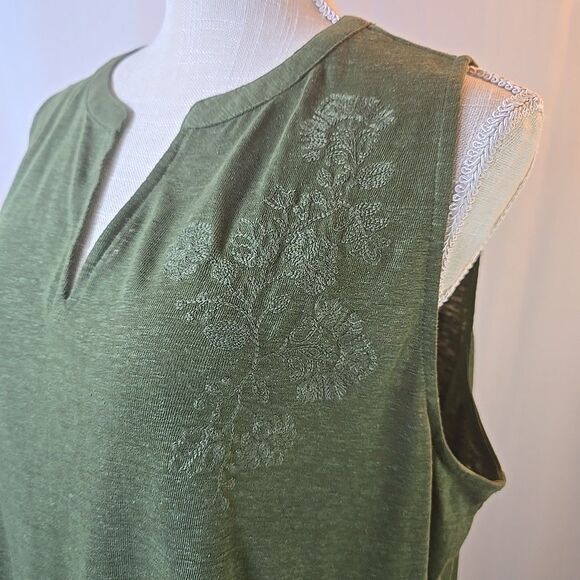 Magnolia Grace Olive Sleeveless T-shirt Blouse Plus 2X Linen Blend Embroidered - Picture 2 of 10